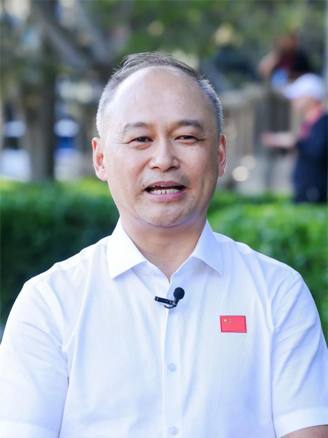 杜伟